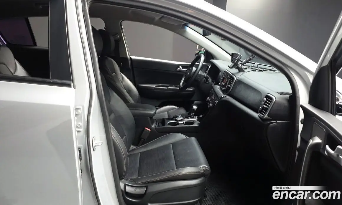 Kia Sportage 2016 2.0 автомат (гидро), фото 16