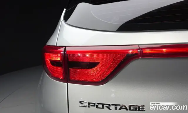 Kia Sportage 2016 2.0 автомат (гидро), миниатюра 9