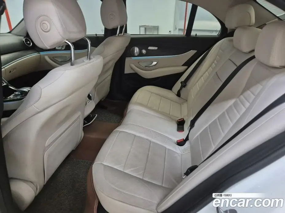 Mercedes-Benz E-Class 2017 2.0 автомат (гидро), фото 12