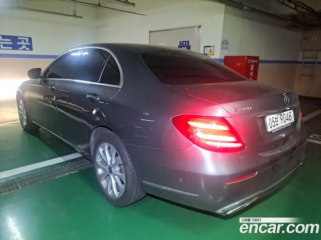 Mercedes-Benz E-Class 2018 2.0 автомат (гидро), миниатюра 6 Mercedes-Benz E-Class 2018 2.0 автомат (гидро), миниатюра 6