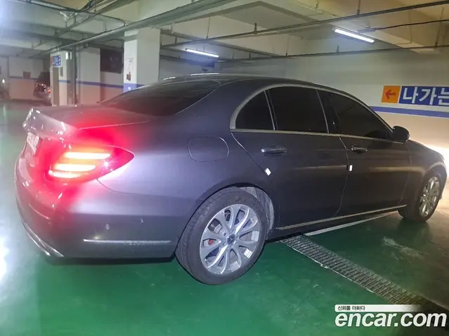 Mercedes-Benz E-Class 2018 2.0 автомат (гидро), миниатюра 8 Mercedes-Benz E-Class 2018 2.0 автомат (гидро), миниатюра 8
