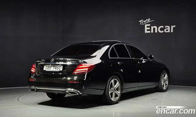 Mercedes-Benz E-Class 2018 2.0 автомат (гидро), миниатюра 2