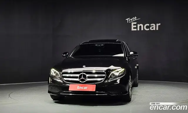 Mercedes-Benz E-Class 2018 2.0 автомат (гидро), миниатюра 3
