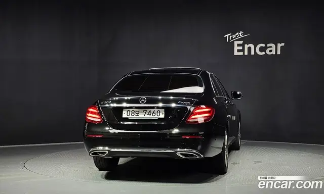 Mercedes-Benz E-Class 2018 2.0 автомат (гидро), миниатюра 4