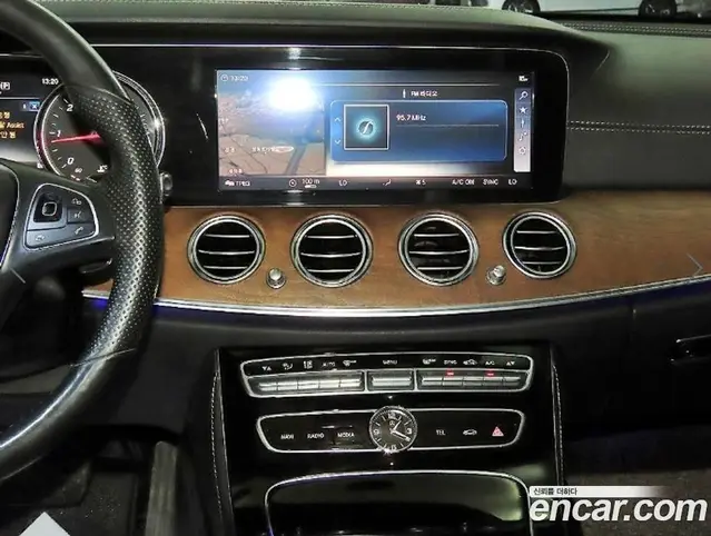 Mercedes-Benz E-Class 2018 1.9 автомат (гидро), миниатюра 11