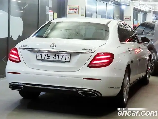 Mercedes-Benz E-Class 2018 1.9 автомат (гидро), миниатюра 4