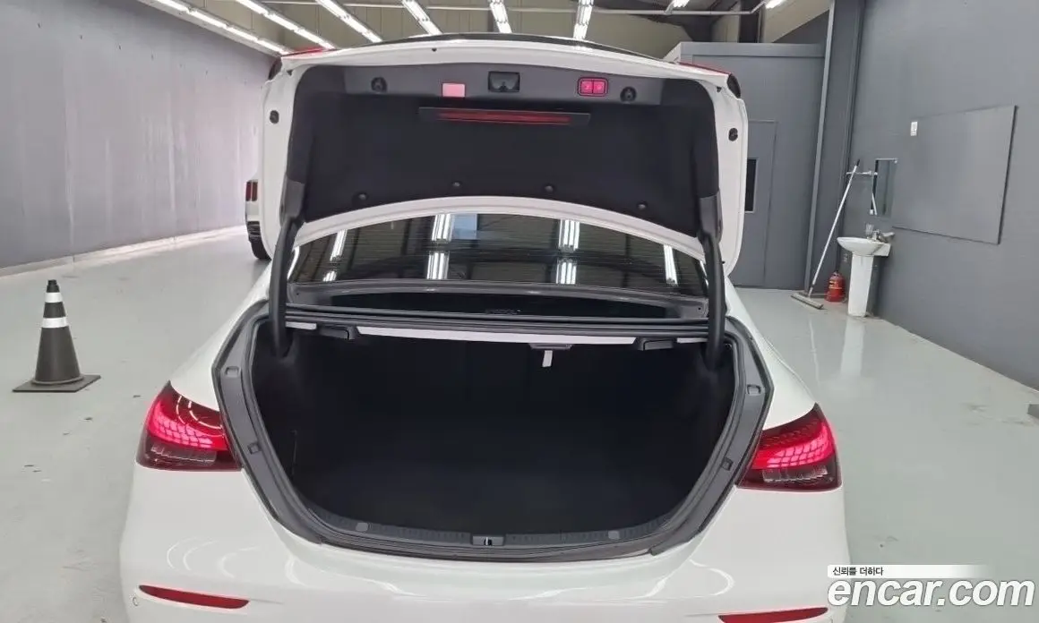 Mercedes-Benz E-Class 2022 1.9 автомат (гидро), фото 17