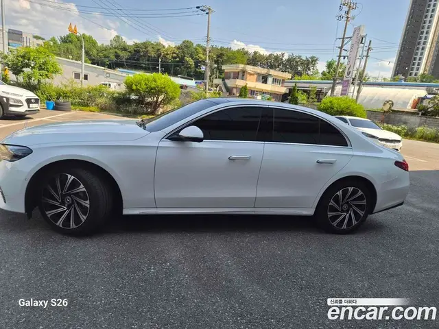 Mercedes-Benz E-Class 2026 2.0 автомат (гидро), миниатюра 3