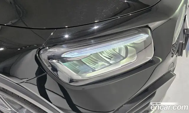 Mercedes-Benz GLB-Class 2025 2.0 автомат (гидро), миниатюра 12
