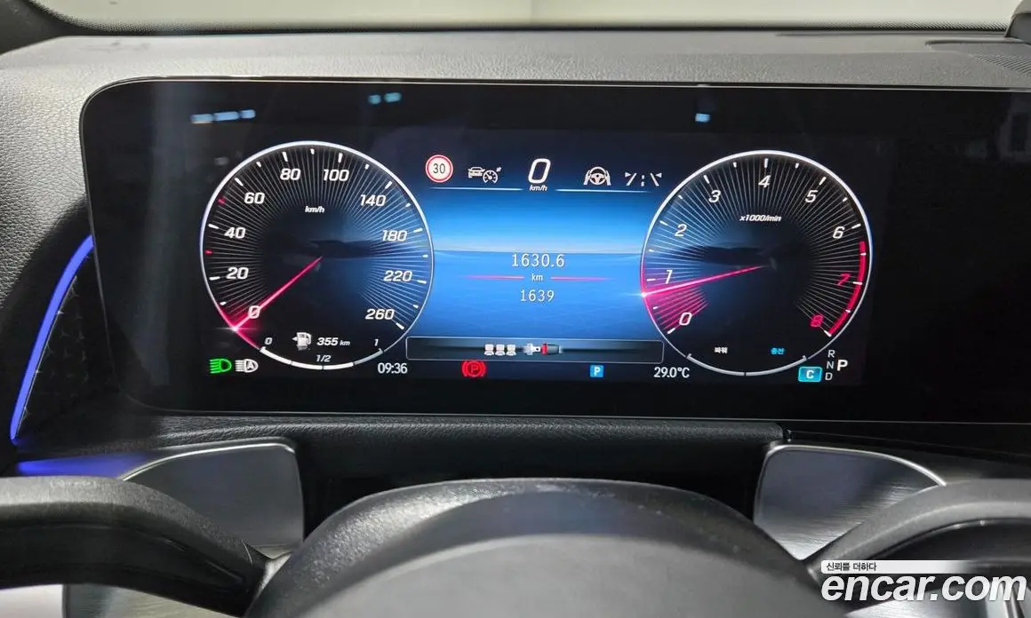 Mercedes-Benz GLB-Class 2025 2.0 автомат (гидро), фото 16