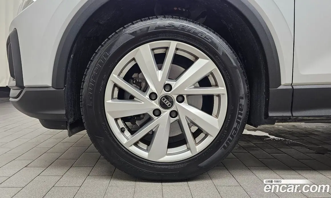 Audi Q2 2023 2.0 автомат (гидро), фото 5 Audi Q2 2023 2.0 автомат (гидро), фото 5