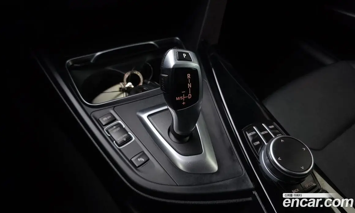 BMW 3 серия 2018 2.0 автомат (гидро), фото 9