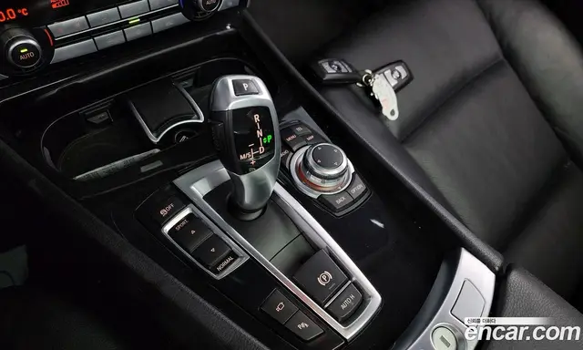 BMW 5 серия 2010 3.0 автомат (гидро), миниатюра 9