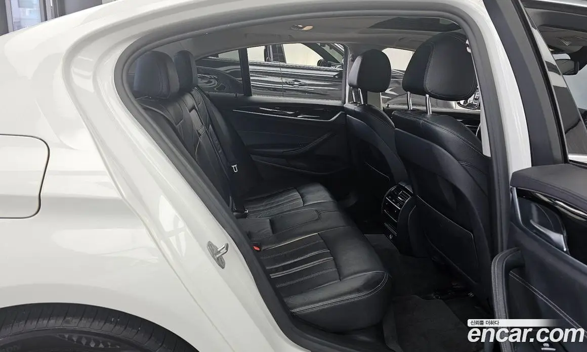 BMW 5 серия 2018 2.0 автомат (гидро), фото 12