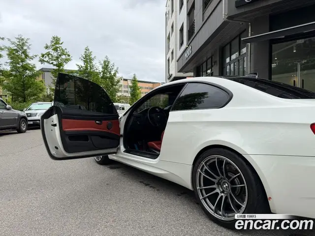 BMW M3 2011 4.0 автомат (гидро), миниатюра 7