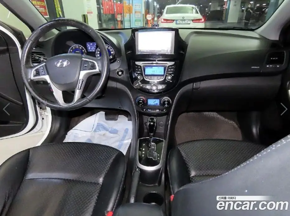Hyundai Accent 2012 1.6 автомат (гидро), фото 11