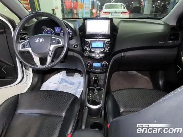 Hyundai Accent 2012 1.6 автомат (гидро), миниатюра 11