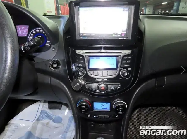 Hyundai Accent 2012 1.6 автомат (гидро), миниатюра 12