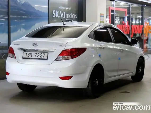 Hyundai Accent 2012 1.6 автомат (гидро), миниатюра 5