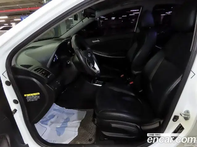 Hyundai Accent 2012 1.6 автомат (гидро), миниатюра 7