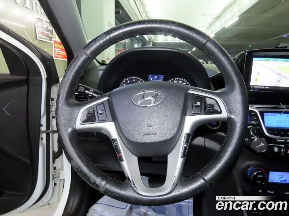 Hyundai Accent 2012 1.6 автомат (гидро), фото 9