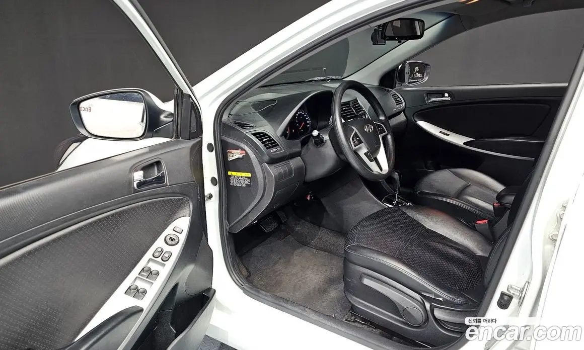 Hyundai Accent 2012 1.6 автомат (гидро), фото 11