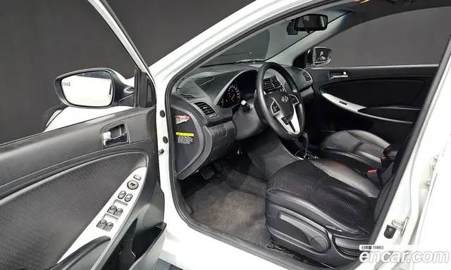 Hyundai Accent 2012 1.6 автомат (гидро), миниатюра 11
