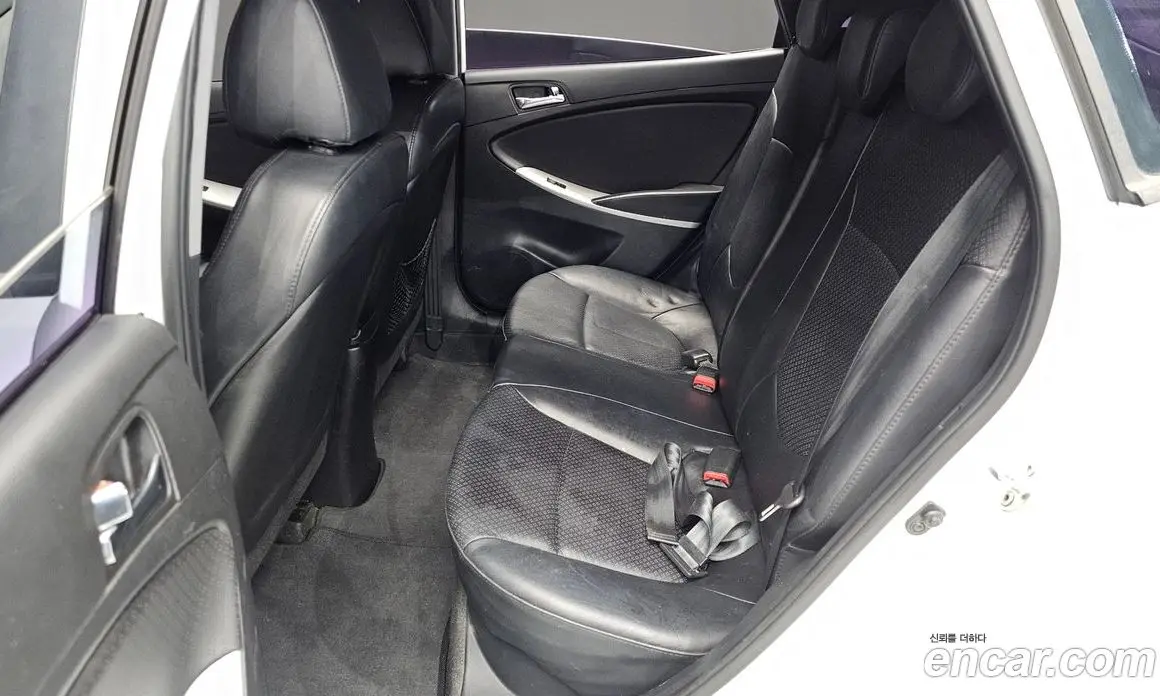 Hyundai Accent 2012 1.6 автомат (гидро), фото 13