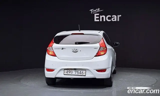 Hyundai Accent 2012 1.6 автомат (гидро), миниатюра 4
