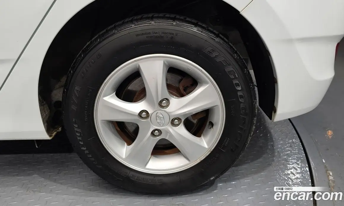 Hyundai Accent 2012 1.6 автомат (гидро), фото 5