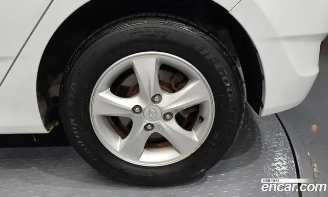 Hyundai Accent 2012 1.6 автомат (гидро), миниатюра 5
