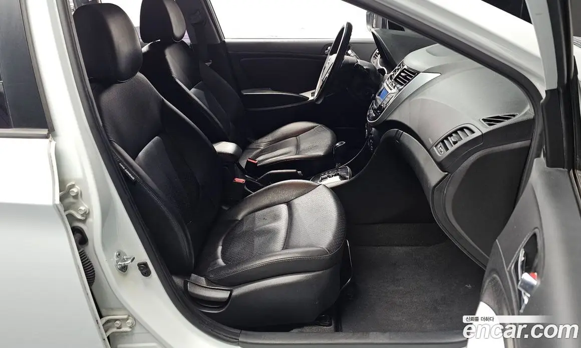 Hyundai Accent 2012 1.6 автомат (гидро), фото 10