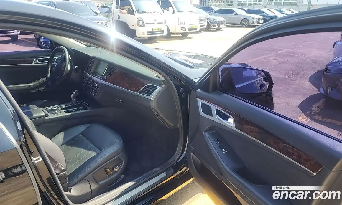 Hyundai Genesis 2015 3.3 автомат (гидро), фото 13