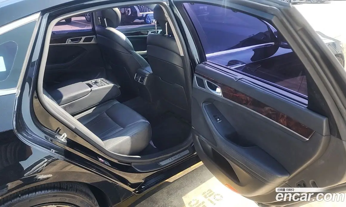 Hyundai Genesis 2015 3.3 автомат (гидро), фото 7