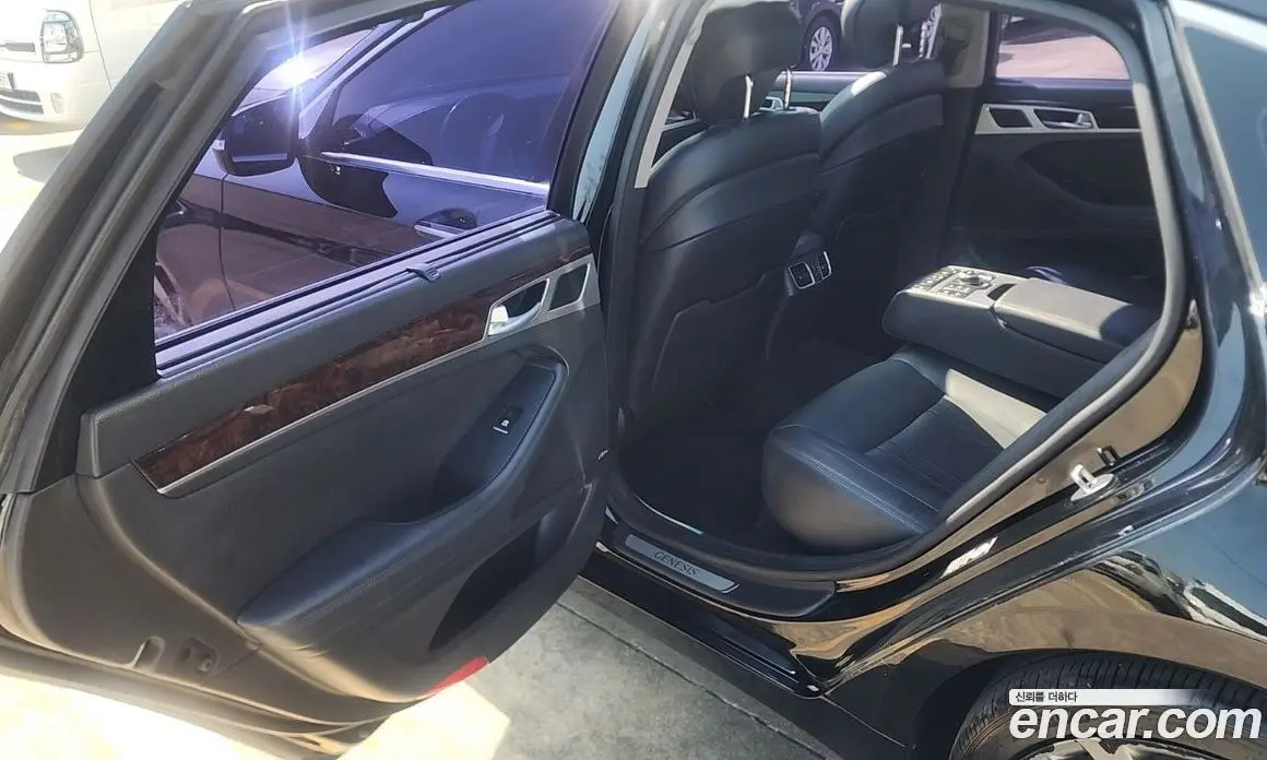 Hyundai Genesis 2015 3.3 автомат (гидро), фото 8