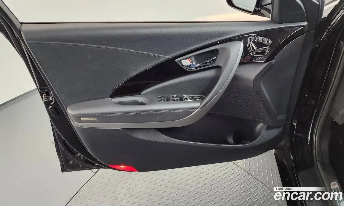Hyundai Grandeur 2012 3.0 автомат (гидро), фото 14