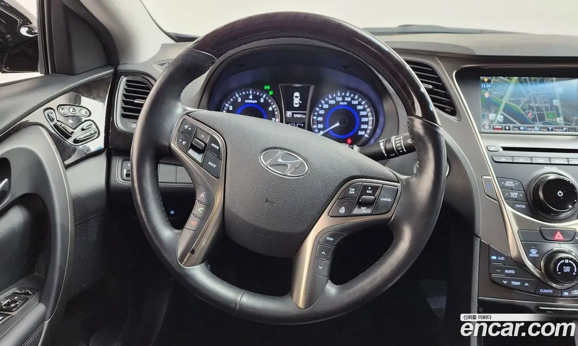 Hyundai Grandeur 2012 3.0 автомат (гидро), фото 18