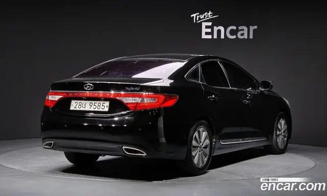 Hyundai Grandeur 2014 2.4 автомат (гидро), миниатюра 2 Hyundai Grandeur 2014 2.4 автомат (гидро), миниатюра 2