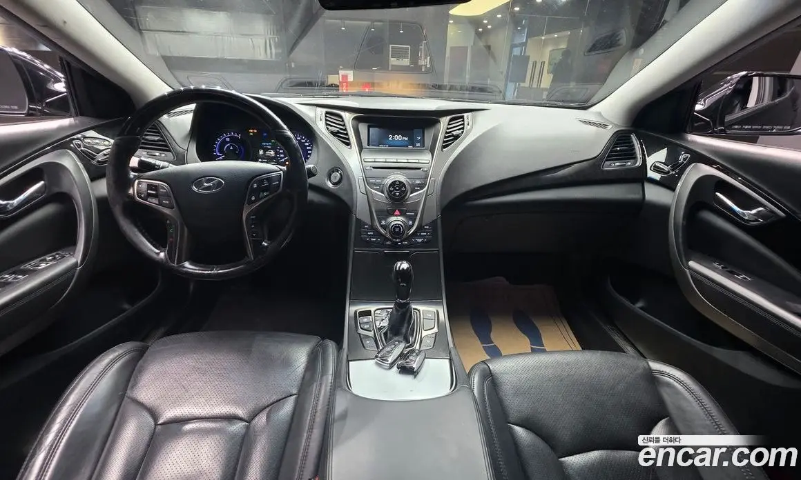Hyundai Grandeur 2014 2.4 автомат (гидро), фото 10 Hyundai Grandeur 2014 2.4 автомат (гидро), фото 10