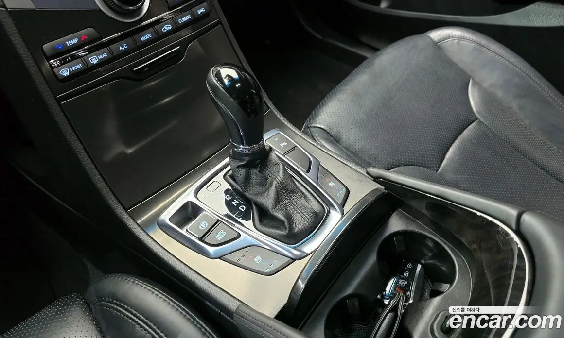 Hyundai Grandeur 2015 2.4 автомат (гидро), фото 9