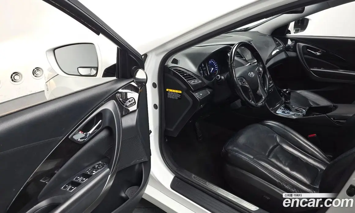 Hyundai Grandeur 2015 2.4 автомат (гидро), фото 12
