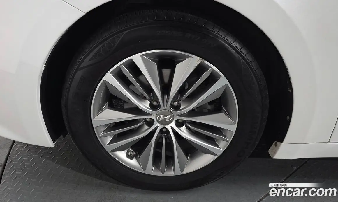 Hyundai Grandeur 2015 2.4 автомат (гидро), фото 5