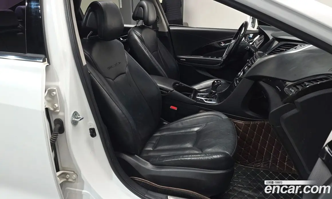 Hyundai Grandeur 2015 2.4 автомат (гидро), фото 10