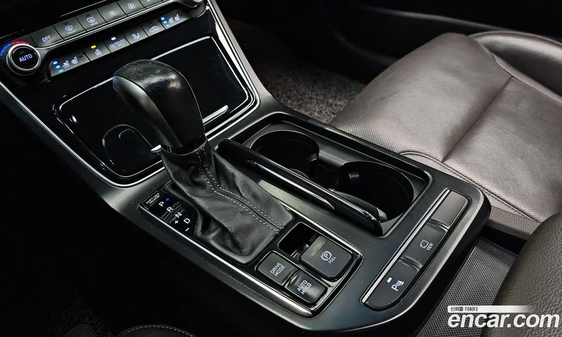 Hyundai Grandeur 2018 2.4 автомат (гидро), фото 9
