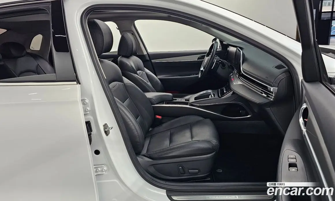 Hyundai Grandeur 2021 3.0 автомат (гидро), фото 17