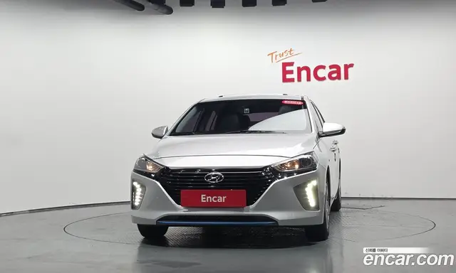 Hyundai Ioniq 2016 1.6 автомат (гидро), миниатюра 2