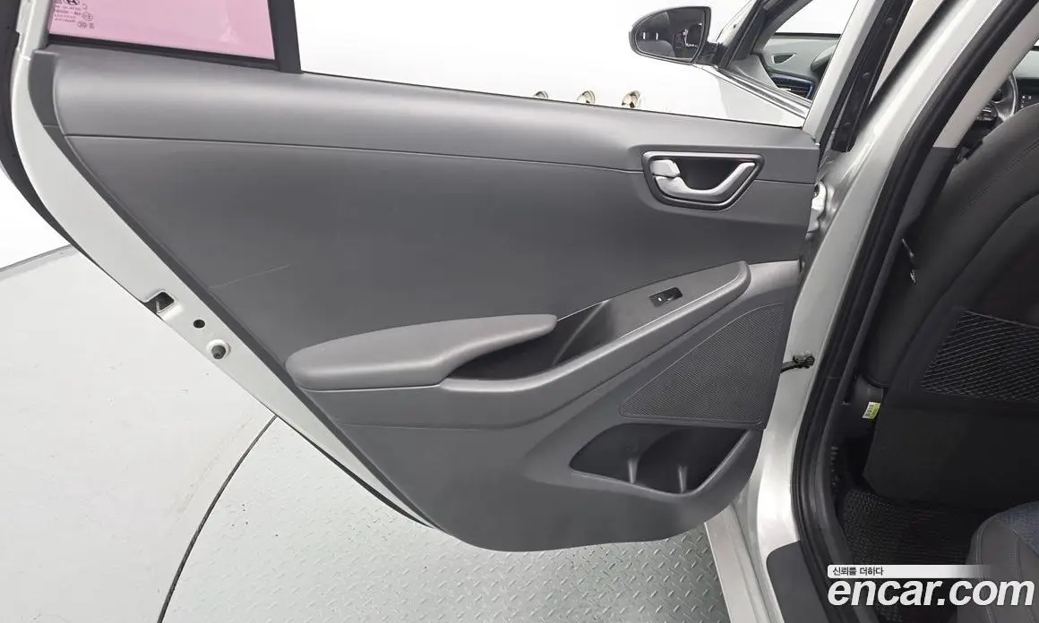 Hyundai Ioniq 2016 1.6 автомат (гидро), фото 14