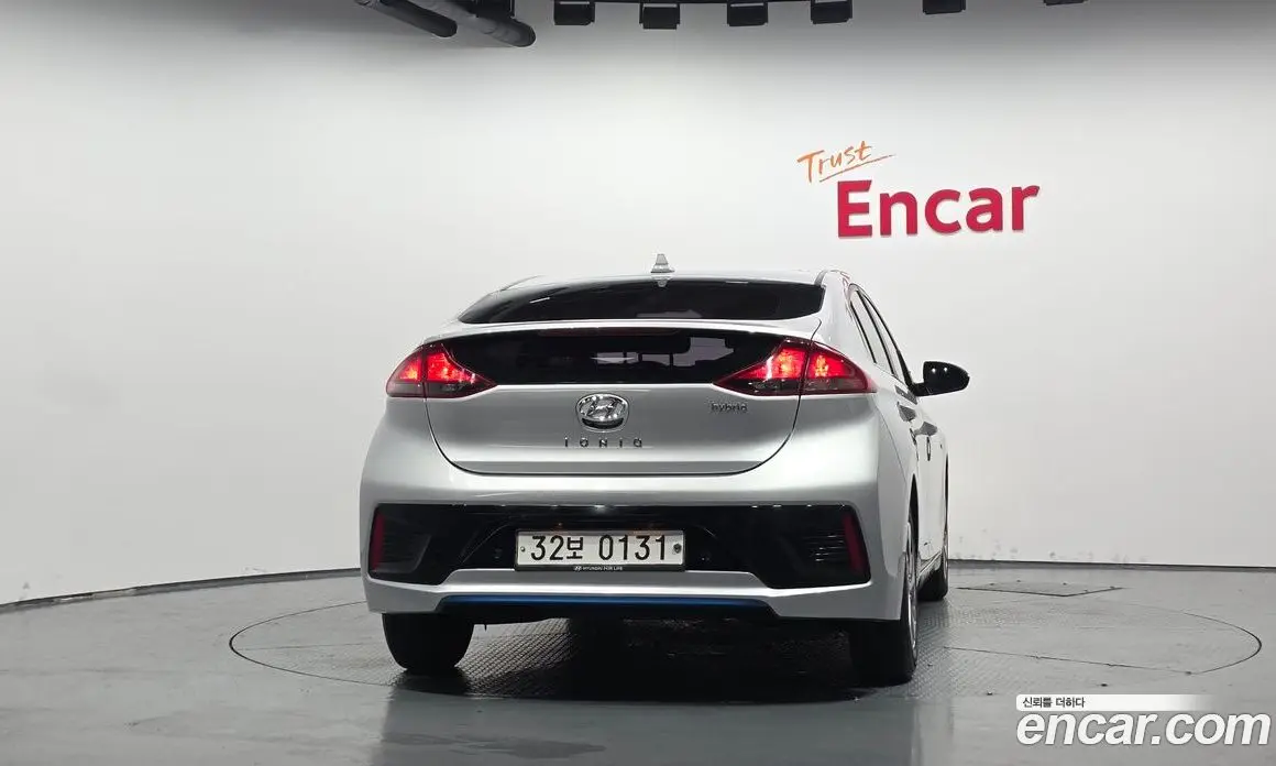 Hyundai Ioniq 2016 1.6 автомат (гидро), фото 3
