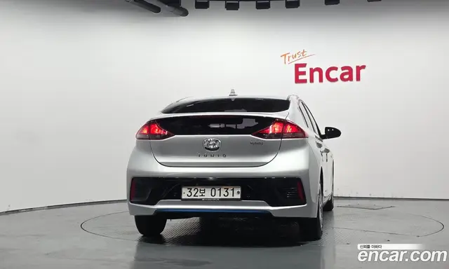 Hyundai Ioniq 2016 1.6 автомат (гидро), миниатюра 3