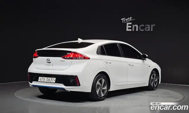 Hyundai Ioniq 2016 1.6 автомат (гидро), миниатюра 2